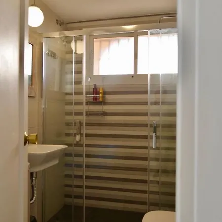 Carihuela Un Dormitorio Junto Al Mar Torremolinos